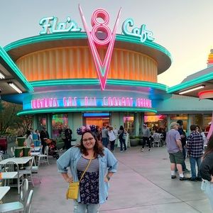 Meet your Posher, Dorena